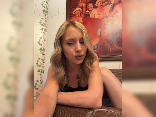 Crystal1-1 live cam on BongaCams