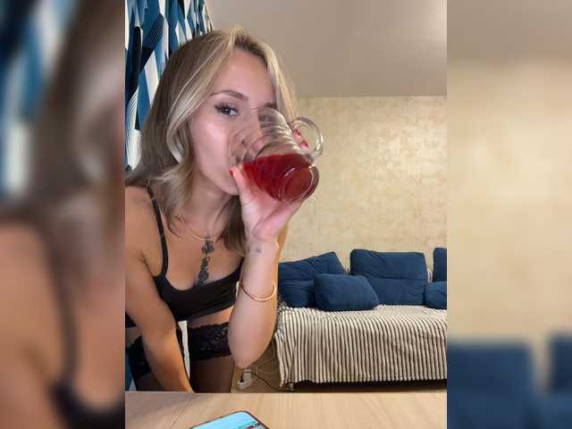 Crystal1-1 live cam on BongaCams