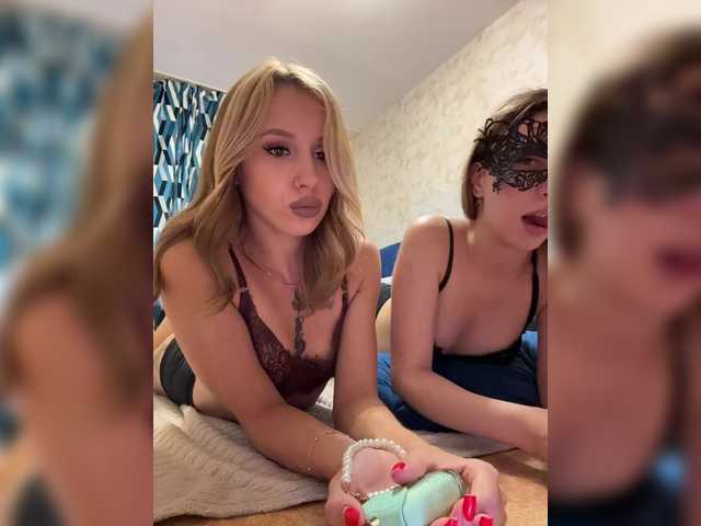 Crystal1-1 live cam on BongaCams