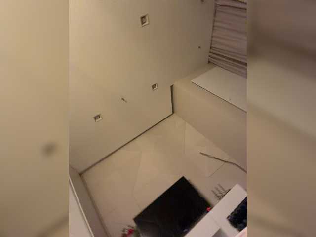 Crystal1-1 live cam on BongaCams