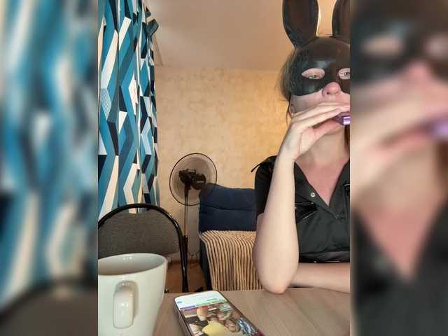 Crystal1-1 live cam on BongaCams