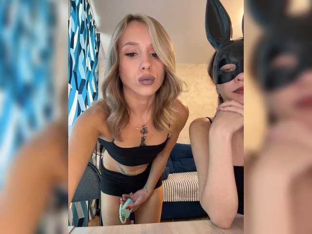 Crystal1-1 live cam on BongaCams