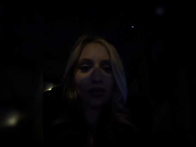 Crystal1-1 live cam on BongaCams