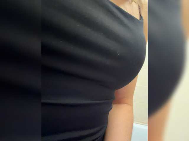 Crystal1-1 live cam on BongaCams