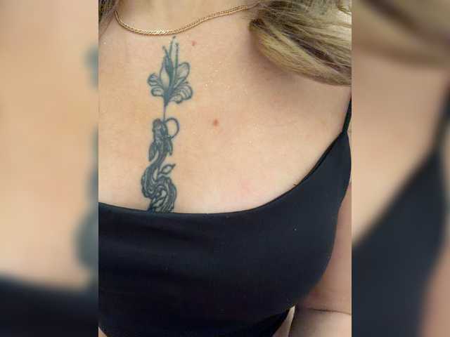 Crystal1-1 live cam on BongaCams