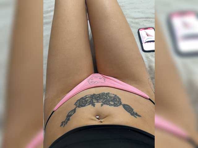 Crystal1-1 live cam on BongaCams