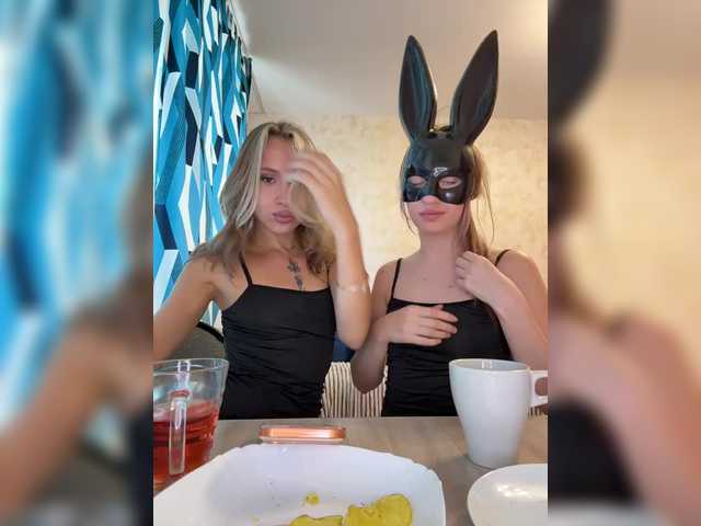 Crystal1-1 live cam on BongaCams