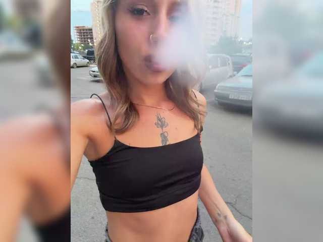 Crystal1-1 live cam on BongaCams