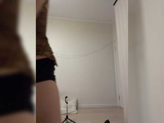 Crystal1-1 live cam on BongaCams