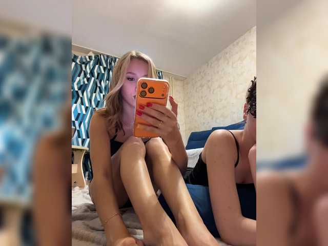 Crystal1-1 live cam on BongaCams