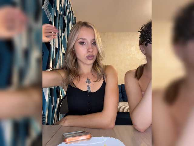 Crystal1-1 live webcam show
