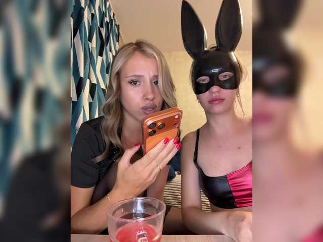Crystal1-1 live cam on BongaCams