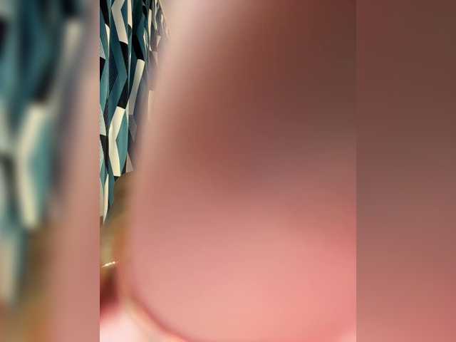 Crystal1-1 live cam on BongaCams