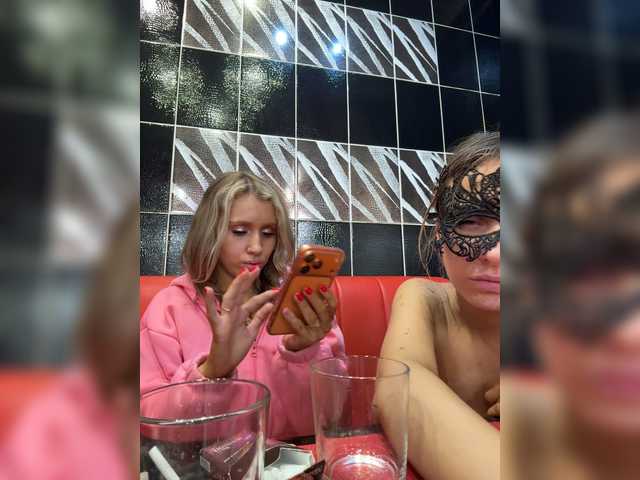 Crystal1-1 live cam on BongaCams
