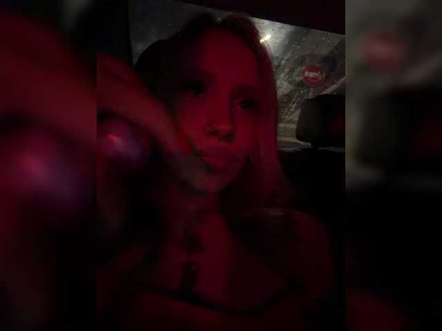 Crystal1-1 live cam on BongaCams