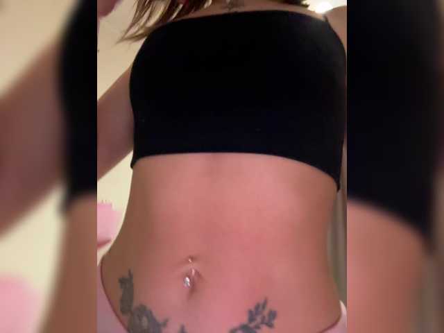 Crystal1-1's BongaCams show and profile