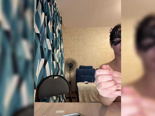Crystal1-1 live cam on BongaCams