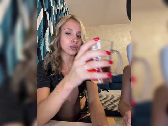 Crystal1-1 live cam on BongaCams