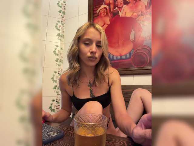 Crystal1-1 live cam on BongaCams