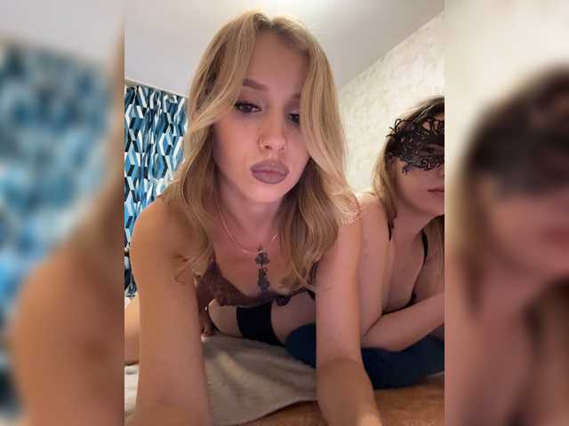 Crystal1-1 live webcam show