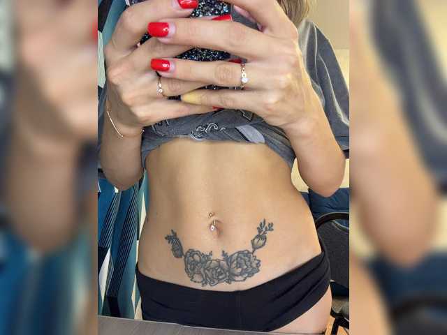 Crystal1-1 live cam on BongaCams