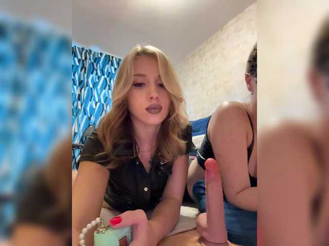 Crystal1-1 live cam on BongaCams