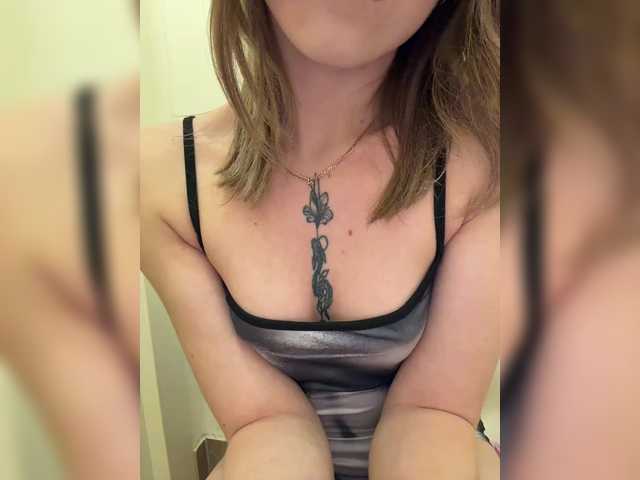 Crystal1-1's BongaCams show and profile