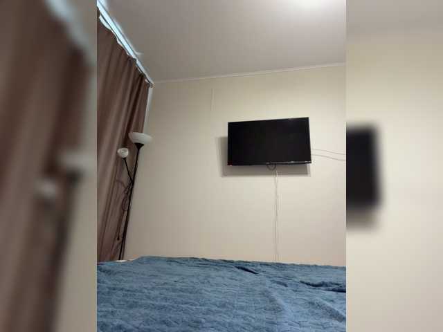 Crystal1-1 live cam on BongaCams