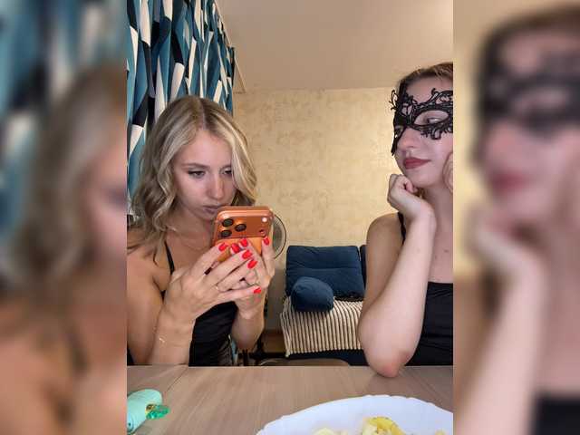 Crystal1-1 live cam on BongaCams