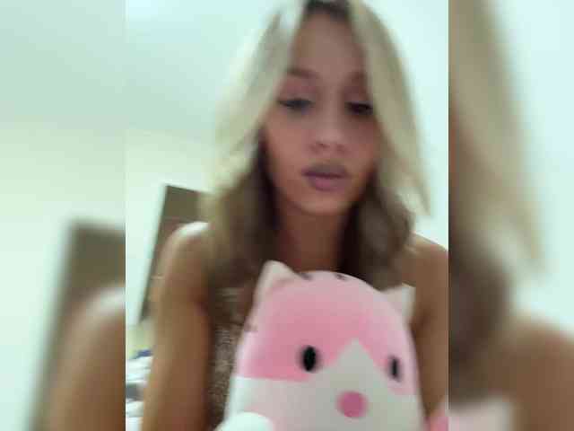 BarbieKoShKi1-1 webcam