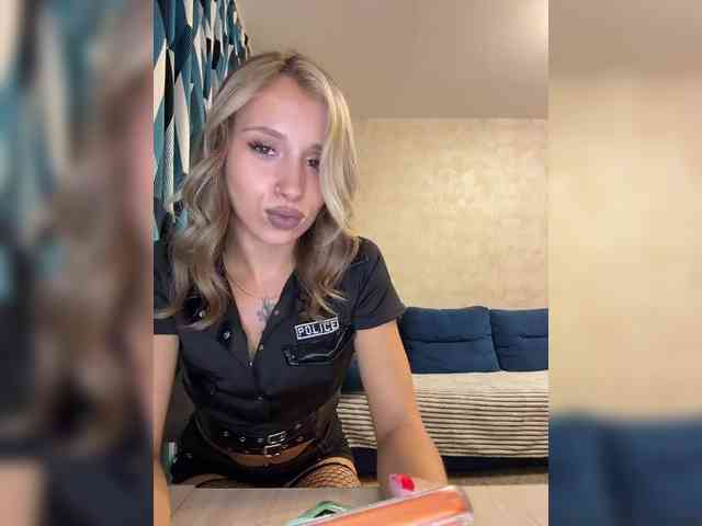 Crystal1-1 Sex Cam Show