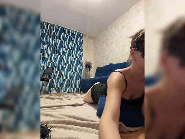 Crystal1-1 Live Webcam on BongaCams