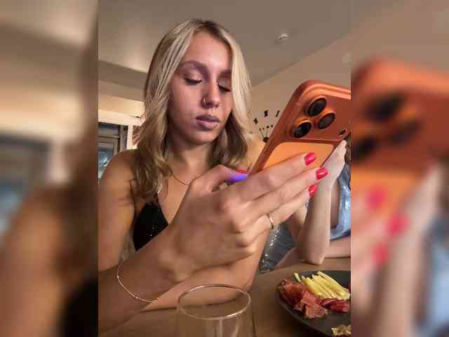 BarbieKoShKi1-1 webcam
