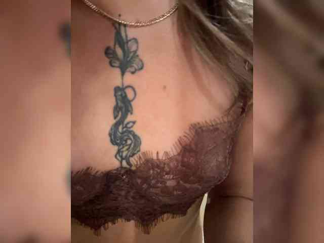 Crystal1-1 Live Webcam on BongaCams