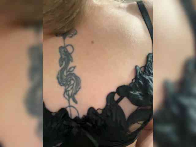 Crystal1-1 Live Webcam on BongaCams