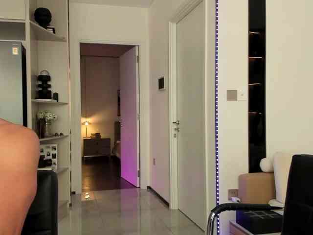 EmmyKrist webcam