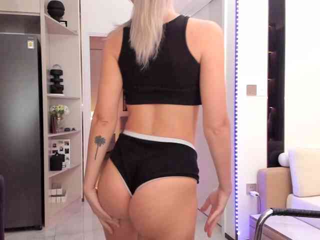 EmmyKrist webcam