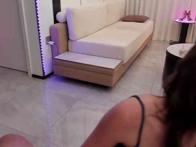 EmmyKrist webcam