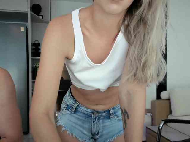 EmmyKrist webcam