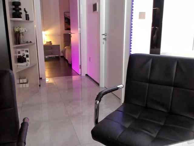 EmmyKrist webcam