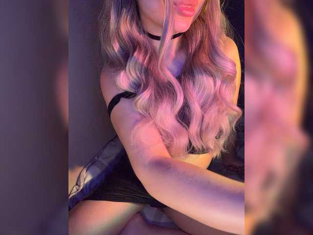 Marissa-u live cam on BongaCams