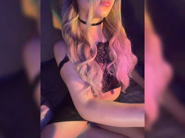 Marissa-u live cam on BongaCams