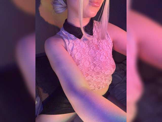 Marissa-u live cam on BongaCams