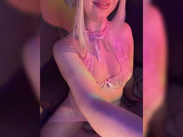 Marissa-u live cam on BongaCams