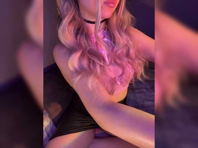 Marissa-u live cam on BongaCams