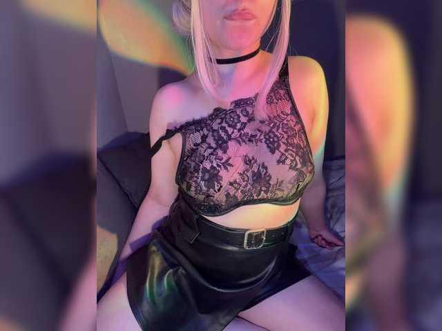 Marissa-u live cam on BongaCams