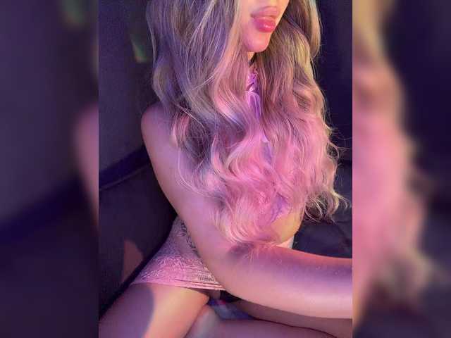 Marissa-u live cam on BongaCams
