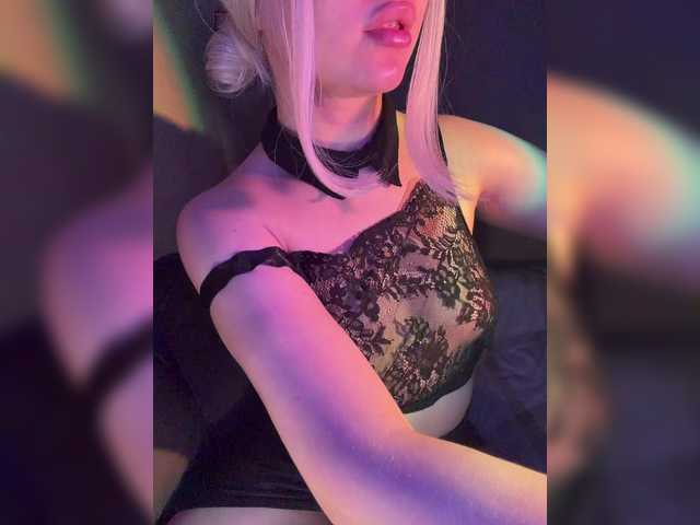 Marissa-u live cam on BongaCams