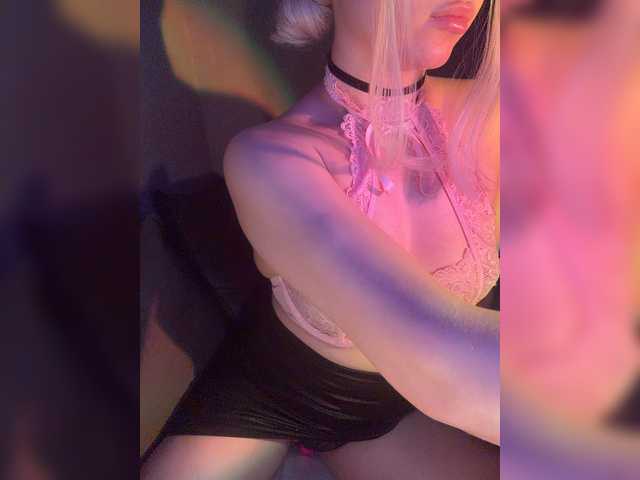 Marissa-u live cam on BongaCams