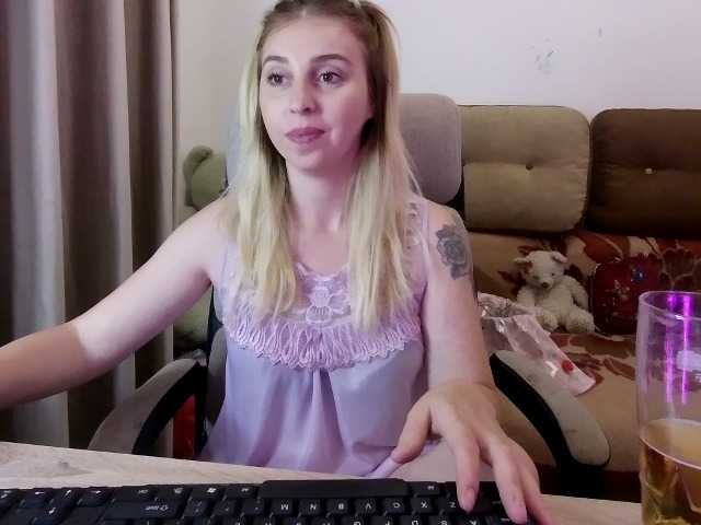 Mommymilk live webcam show